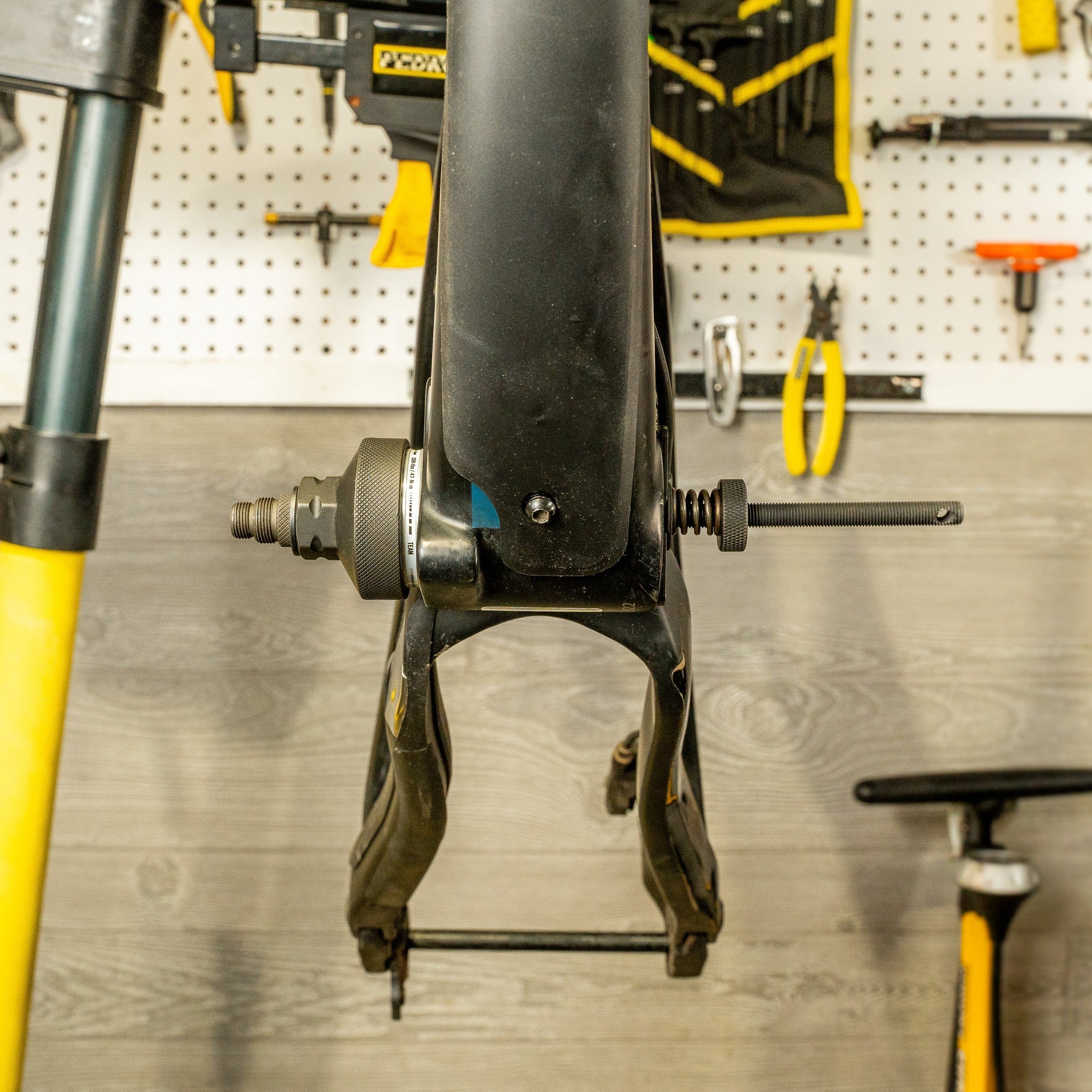 Support D'atelier Pedro's – Portable, En Acier, Pour Vélo, état Correct Et Fonctionnel !